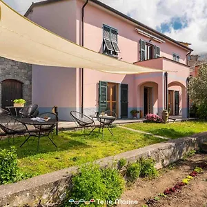 Niria, Terre Marine Affittacamere Volastra